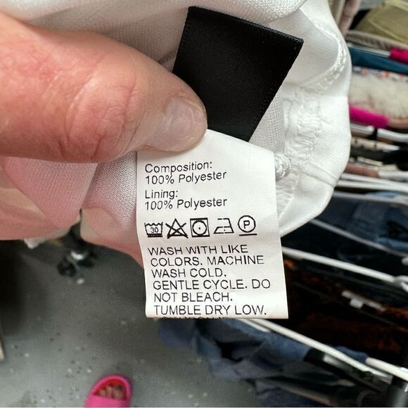 Adorable white embroidered flutter sleeve V neck  flowy bohemian top w dots - Picture 8 of 8